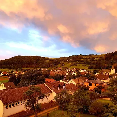 Romantic And Cosy With View In Eifel Region * ميرفيلد